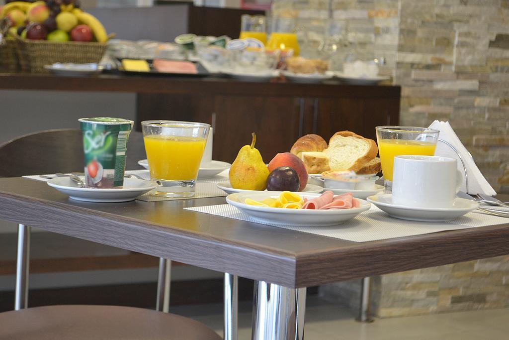 Tartagal Almunecar Hotel מראה חיצוני תמונה