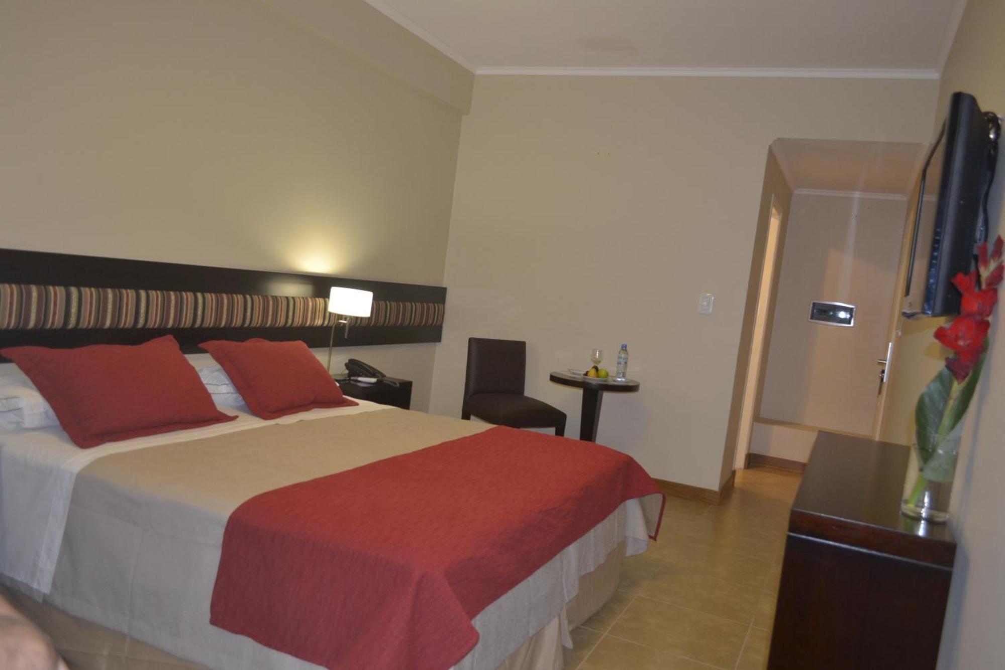 Tartagal Almunecar Hotel מראה חיצוני תמונה